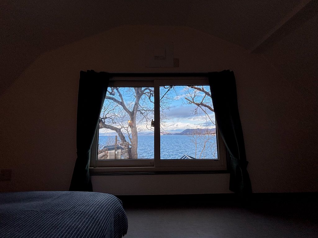 #6 toya tiny cabin 5