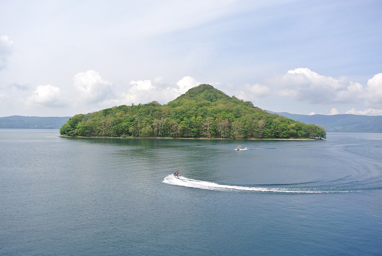 Lake Toya and Nakajima in summer