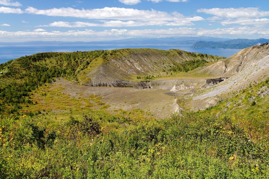 有珠山の火口原